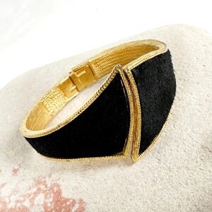 Vintage Signed BSK Gold Tone Hinged Bangle Bracelet Black Suede Leather 1960s-70